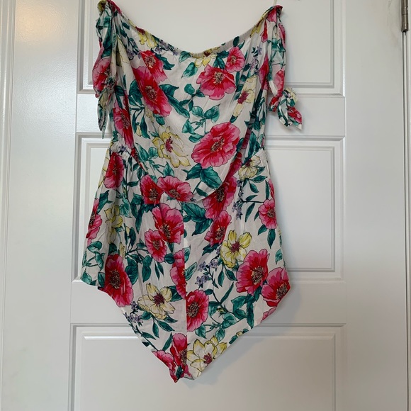 Off The Shoulder Floral romper - Picture 1 of 3